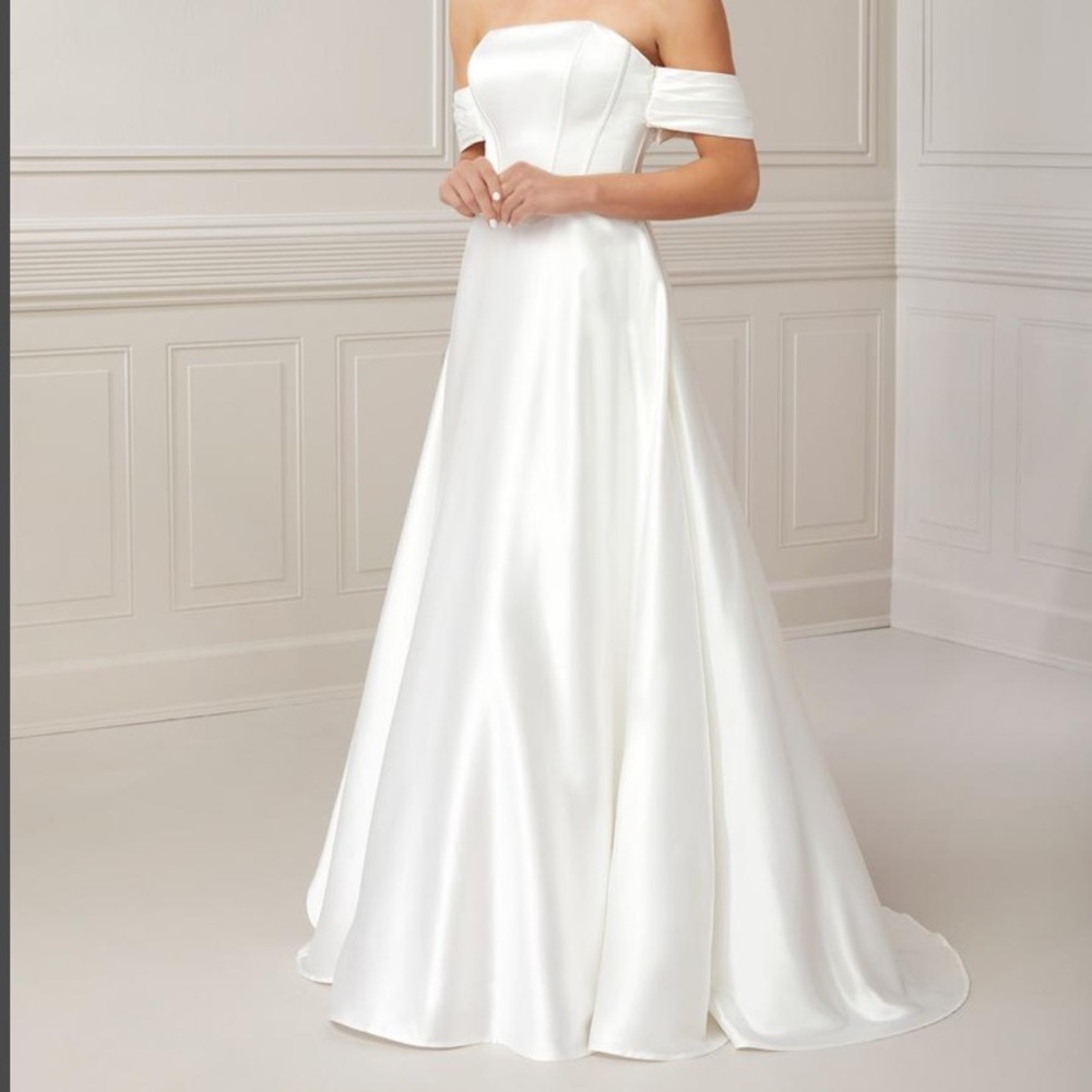 Christina Wu Gala Pearl 48053 Gown Ivory Size 6